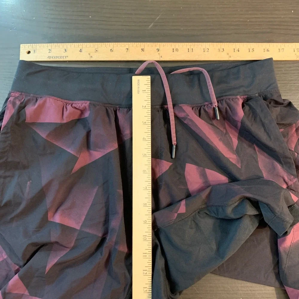 Lululemon THE Shorts 9 Mens XL Geometric Plum‎ Black Athletic Training